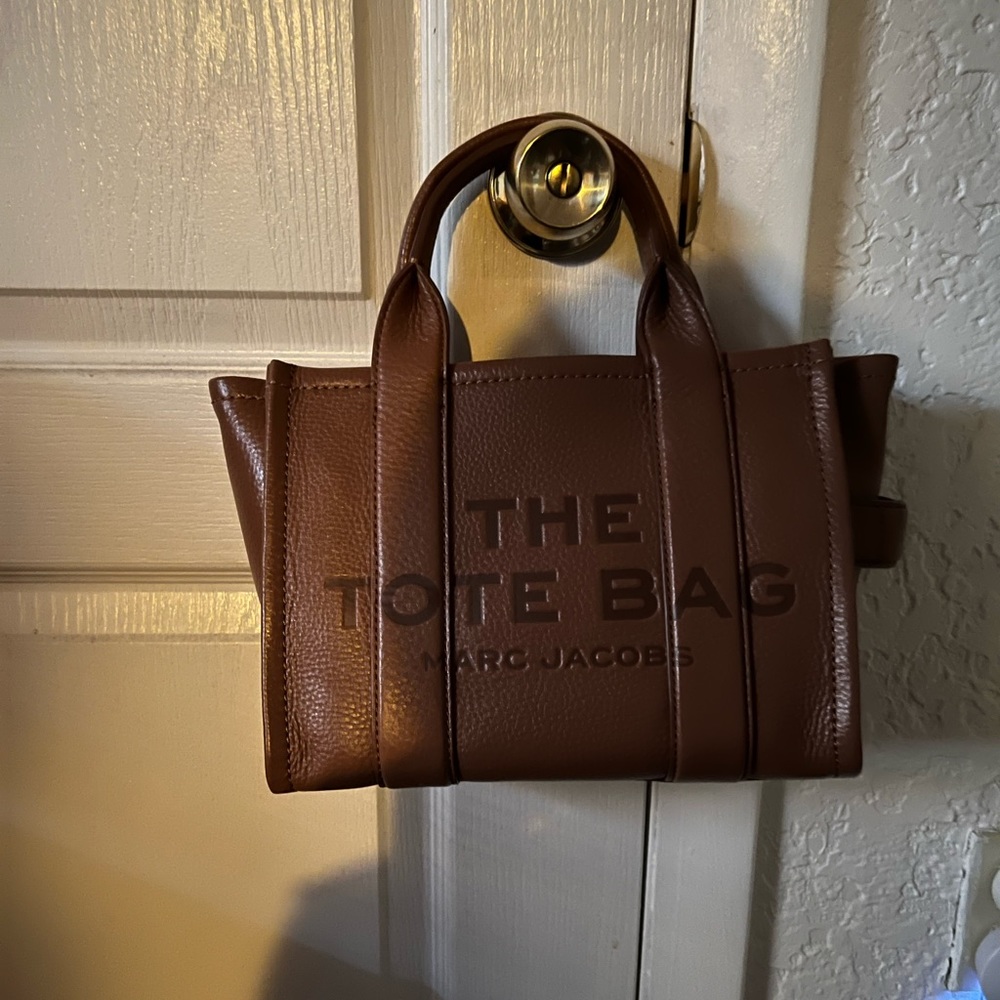 100% Authentic mini Marc jacobs leather tote with strap and dust bag